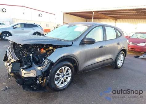 2022 Ford Escape S z USA, uszkodzony, nr VIN 1FMCU0F68NUB56778